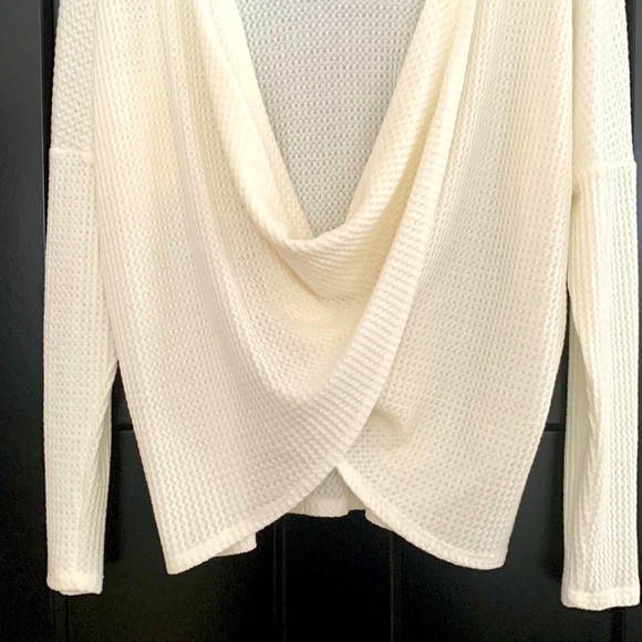 Lazy Sundays Women’s  Top. Scooped Draping, Asymmetrical Hem. Size Medium - Picture 4 of 9